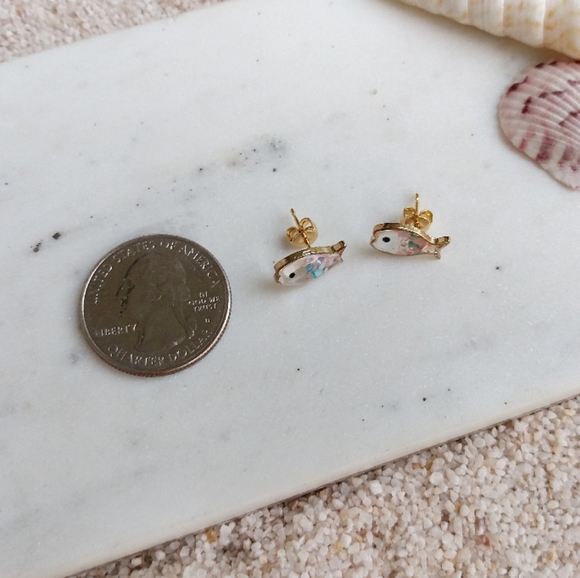 New handmade resin fish earrings - Picture 4 of 4